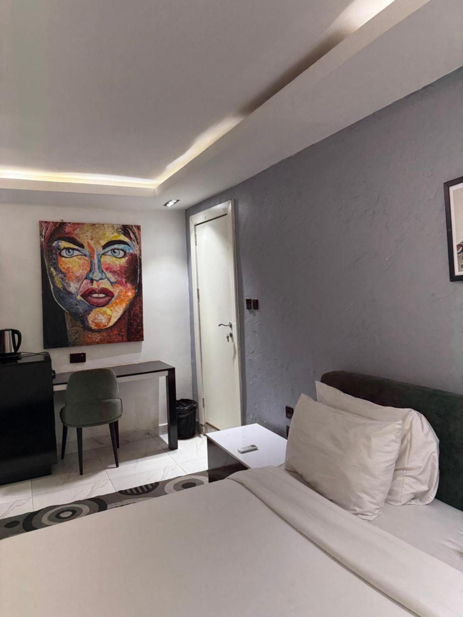 Austra Hotels And Apartments Maitama Abuja Exterior photo